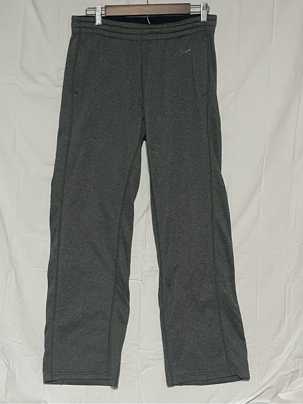 Nike Women’s M Charcoal Gray Sweatpants - Straight Fit